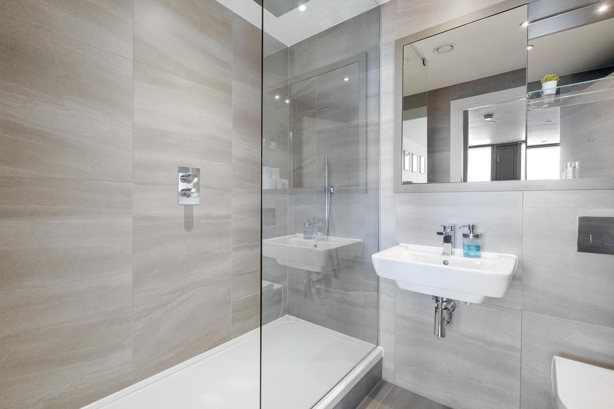 Mercian Luxury Serviced Apartments- Birmingham City Centre - Your Perfect Stay - Gym Rooftop Terrace Cinema Room Bagian luar foto
