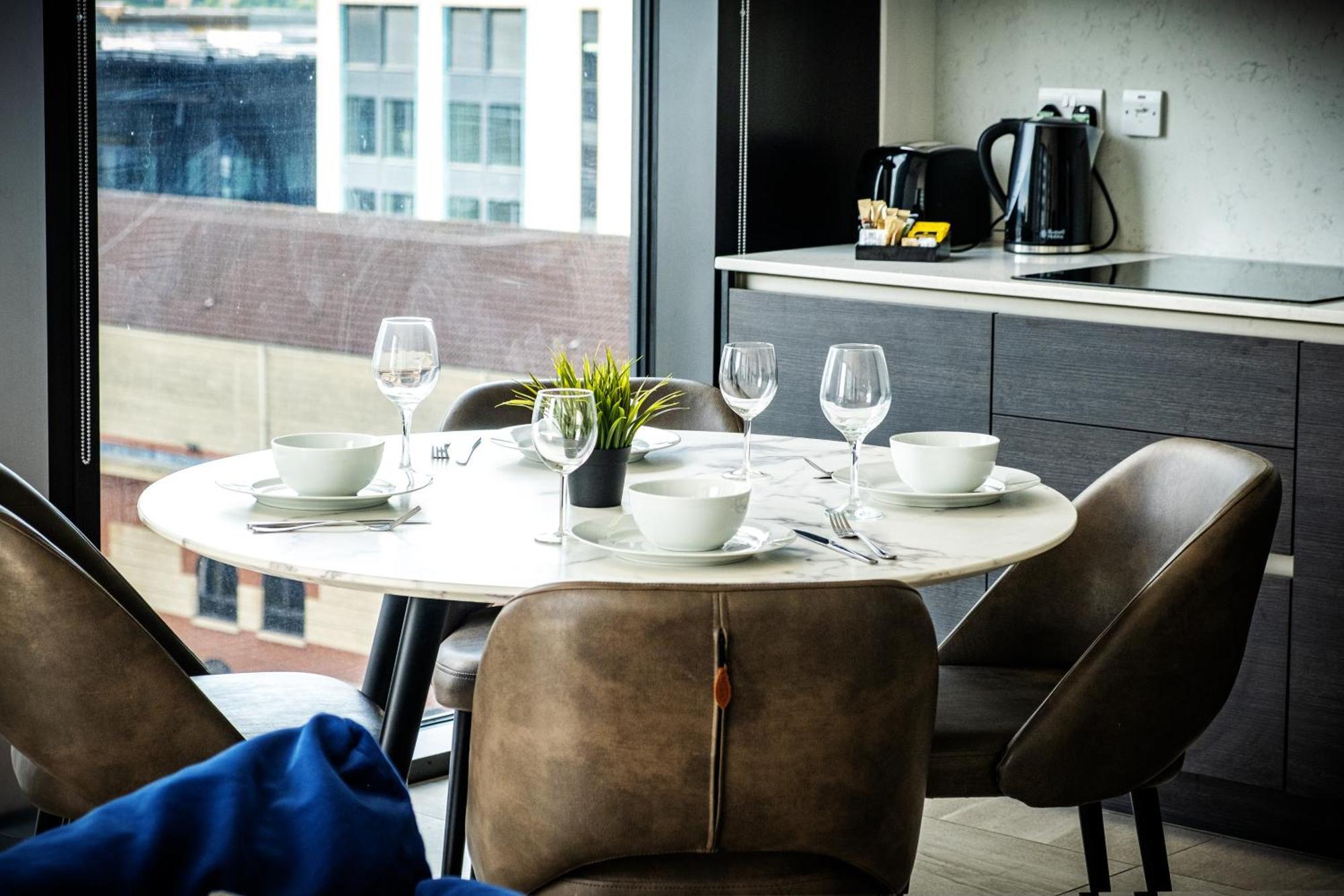 Mercian Luxury Serviced Apartments- Birmingham City Centre - Your Perfect Stay - Gym Rooftop Terrace Cinema Room Bagian luar foto